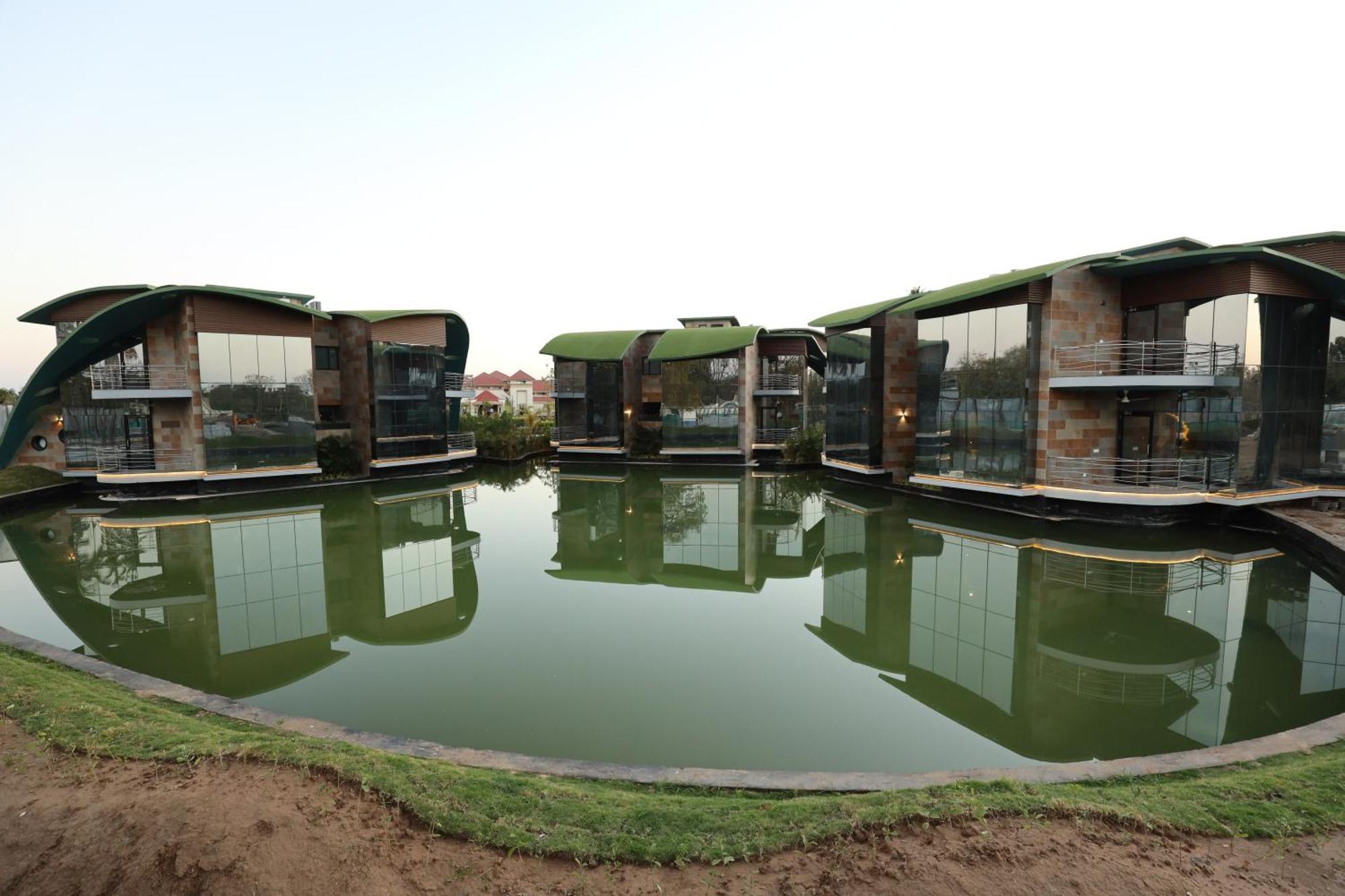 Neonz Resort & Club Ānand Eksteriør billede
