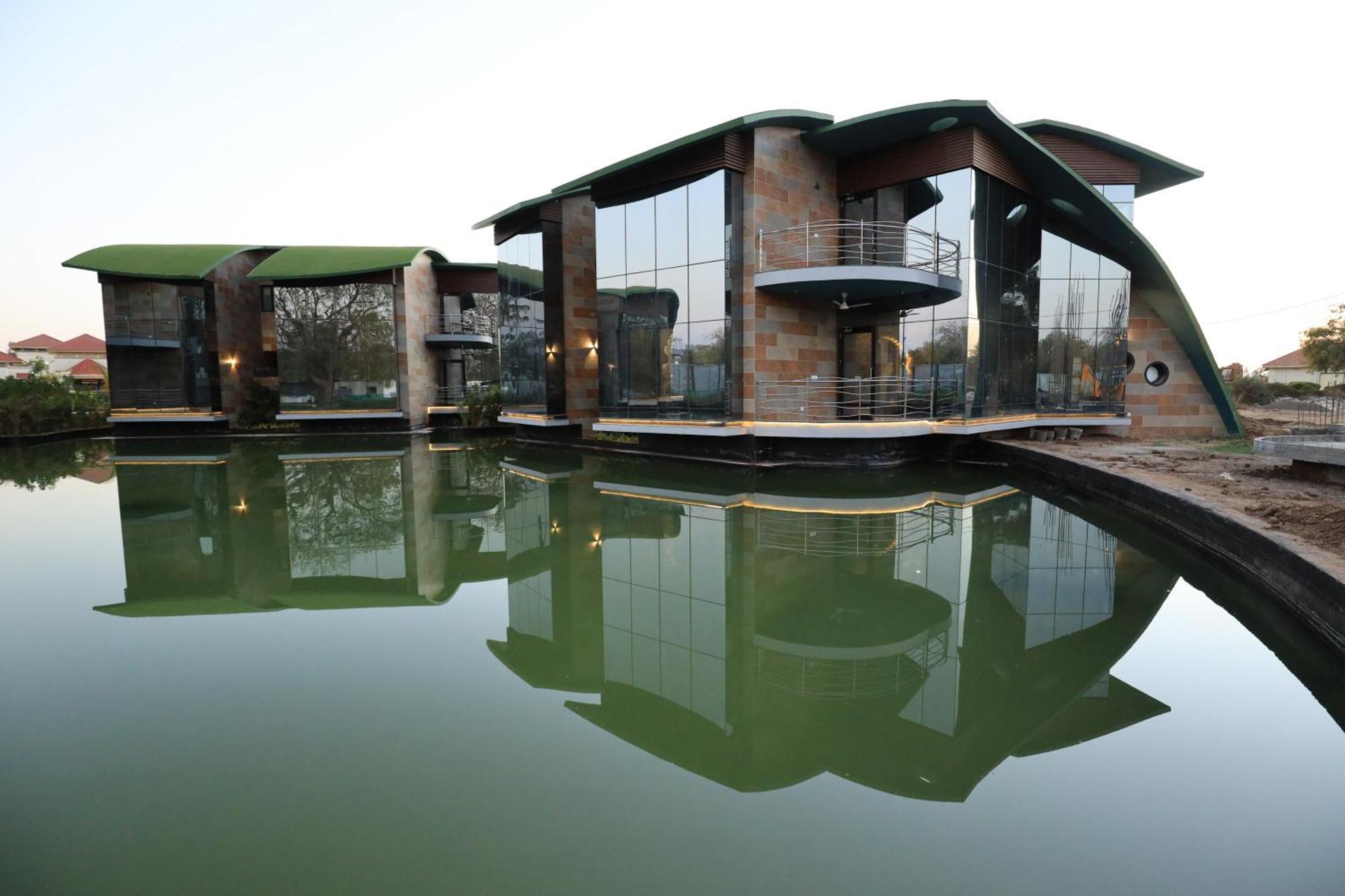 Neonz Resort & Club Ānand Eksteriør billede